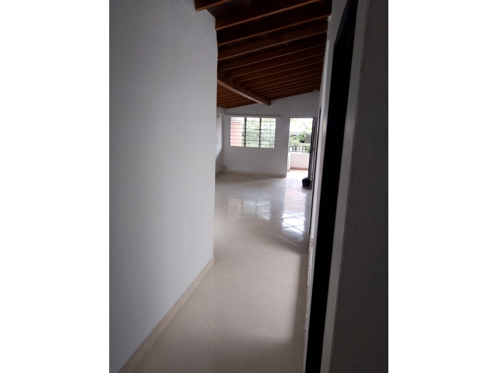 Vendo casa grande en el sector de la esmeralda, en toda la estación — foto 4