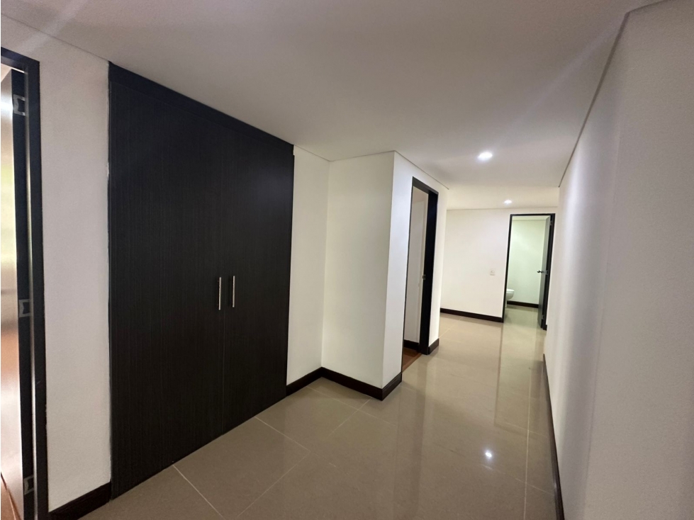 Rento apartamento en laureles — foto 4