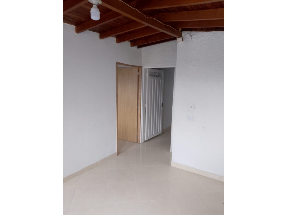 Vendo casa grande en el sector de la esmeralda, en toda la estación — foto 6