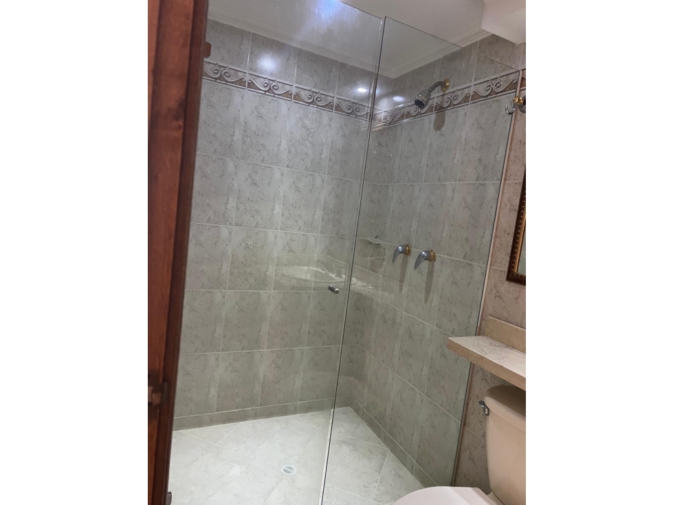 Rento apartamento en laureles — foto 6