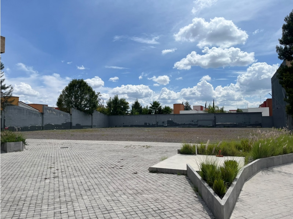 Renta de Terreno en Plaza Comercial en Boulevard Atlixco - 1