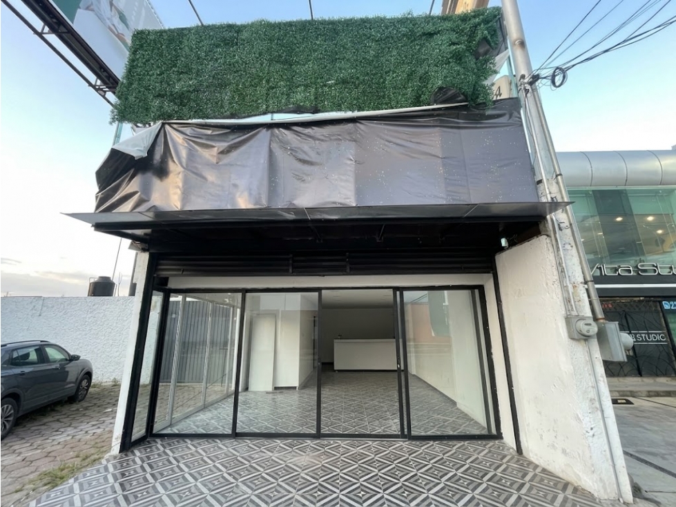 Local Comercial en Renta en Avenida Zavaleta - 1