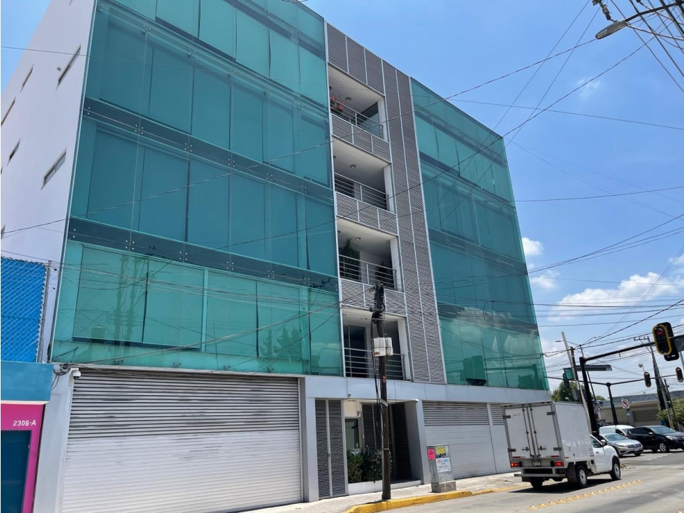 Oficina en Renta en 10pte. y Diag. Defensores de la república.