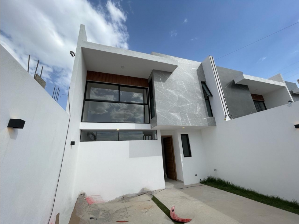 Casa en venta en zona La Radial