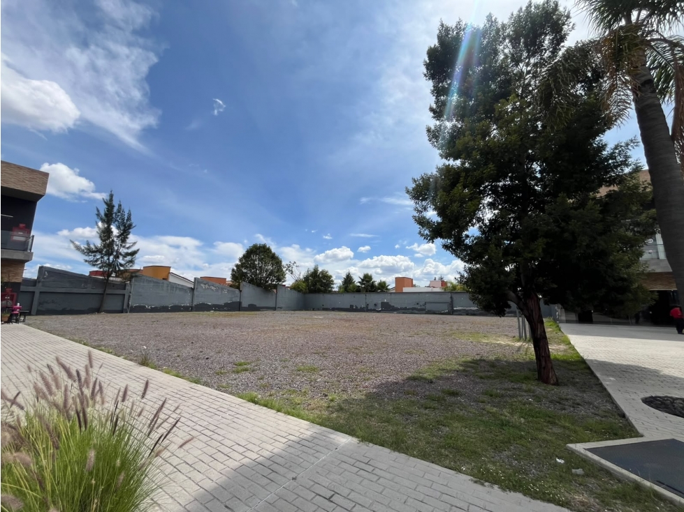 Renta de Terreno en Plaza Comercial en Boulevard Atlixco - 2