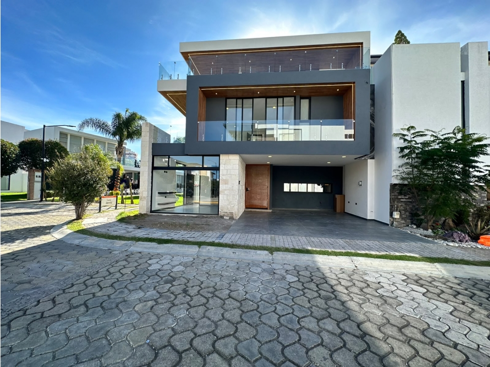 Casa en Venta en Lomas de Angelópolis III - 1