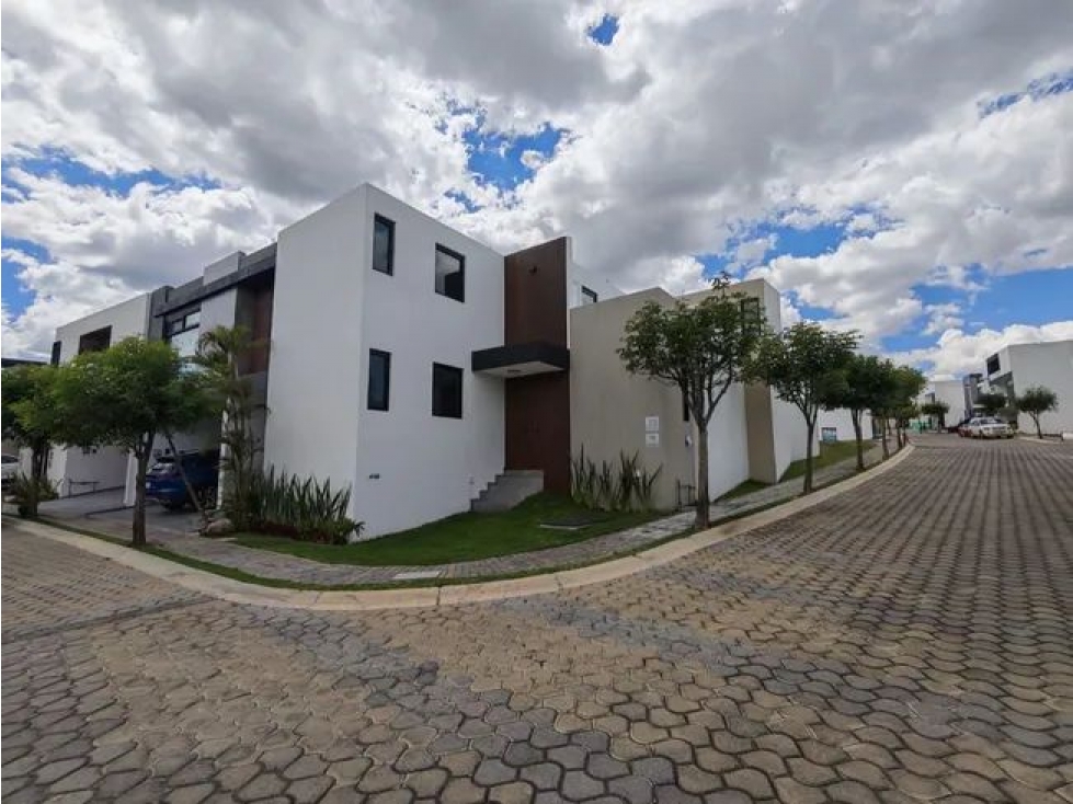 Casa en venta en Parque Aguascalientes, Lomas de Angelopolis.