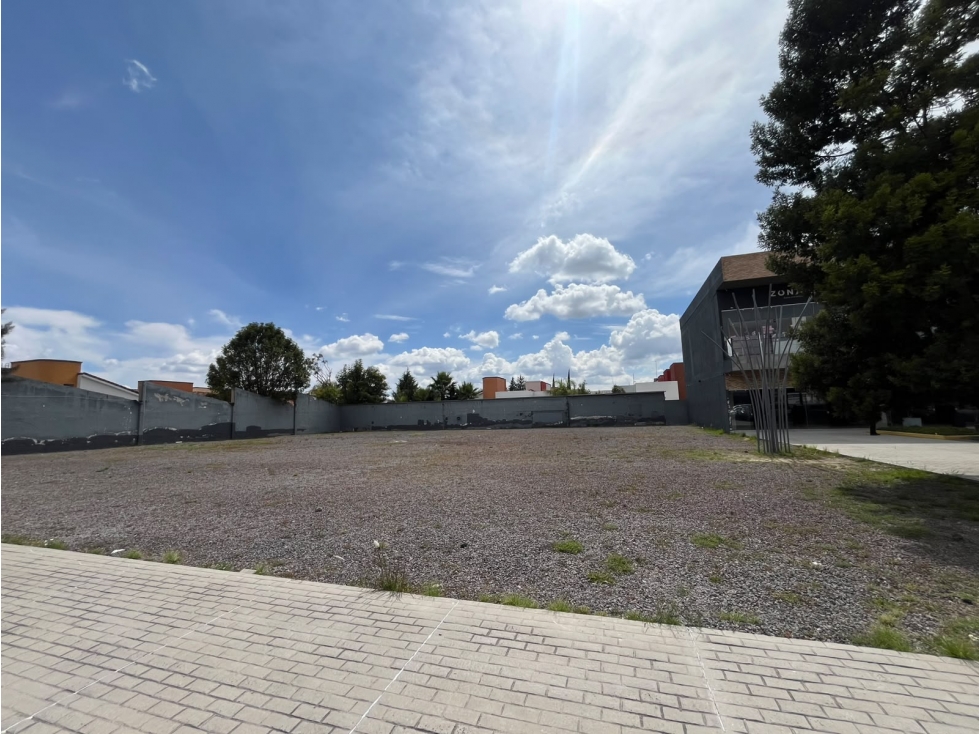 Renta de Terreno en Plaza Comercial en Boulevard Atlixco - 3