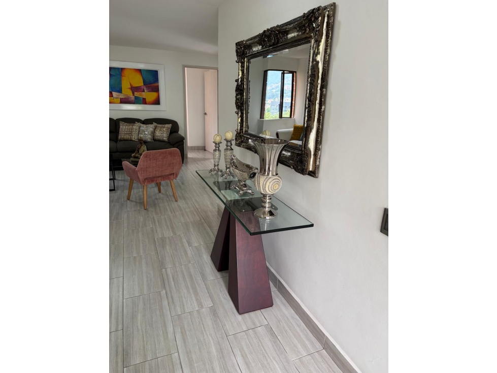 Venta De Apartamento En La Milla De Oro, Poblado, Medellin — foto 4