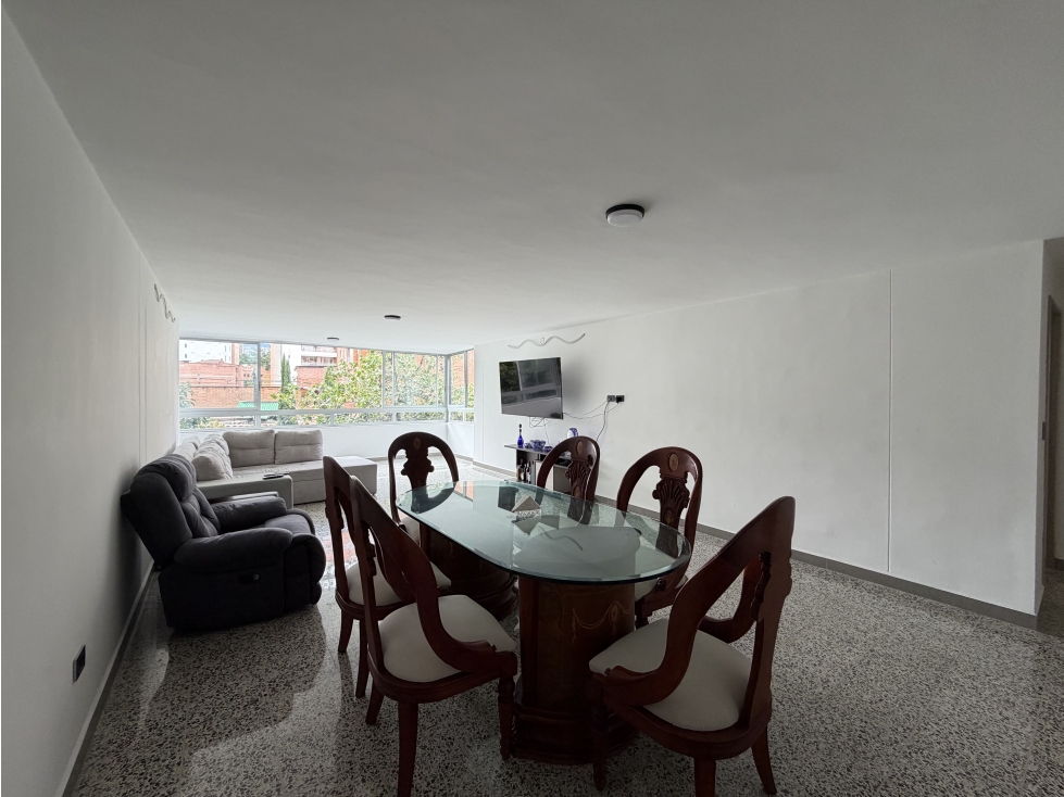 Apartamento reformado en venta en Laureles cerca a Santa Teresita — foto 5