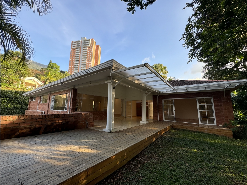 Casa independiente de un solo nivel en Loma del Marymount en Venta