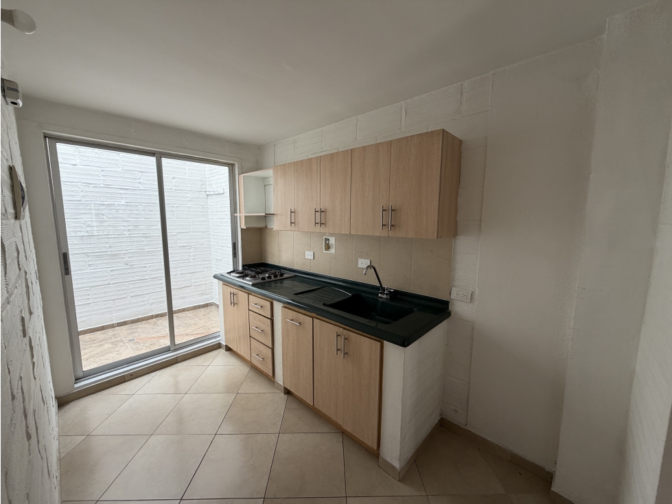 Casa de 3 niveles en venta en Rionegro excelente ubicación — foto 4