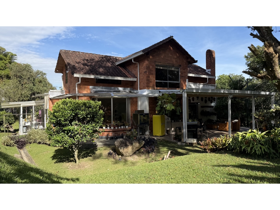 Vendo Casa campestre de 2 niveles rodeada de naturaleza - El Escobero