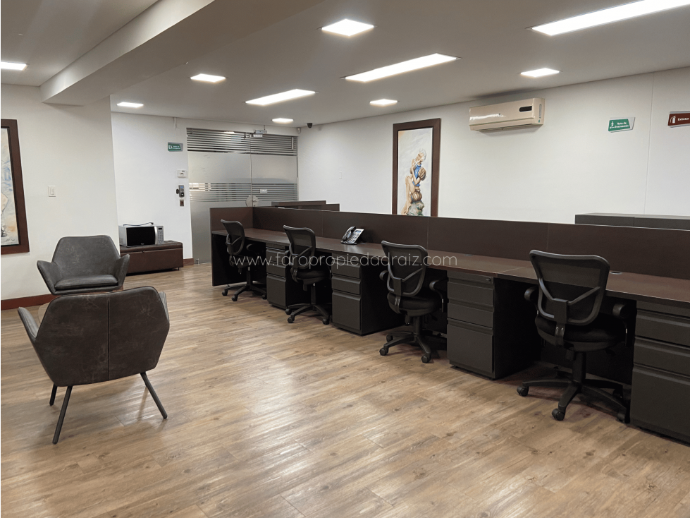 Amplia Oficina Amoblada en Arriendo en Mall Palms Avenue — foto 2