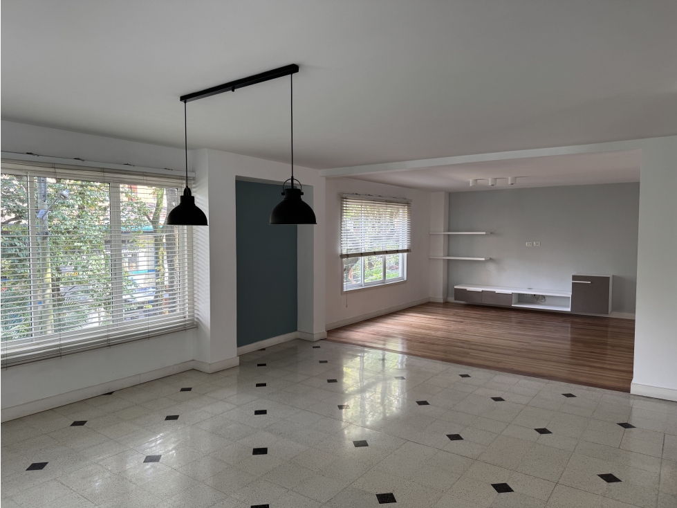 Apartamento en venta en el mejor punto de Laureles — foto 2