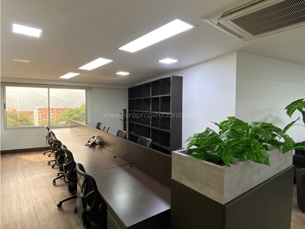 Amplia Oficina Amoblada en Arriendo en Mall Palms Avenue — foto 4