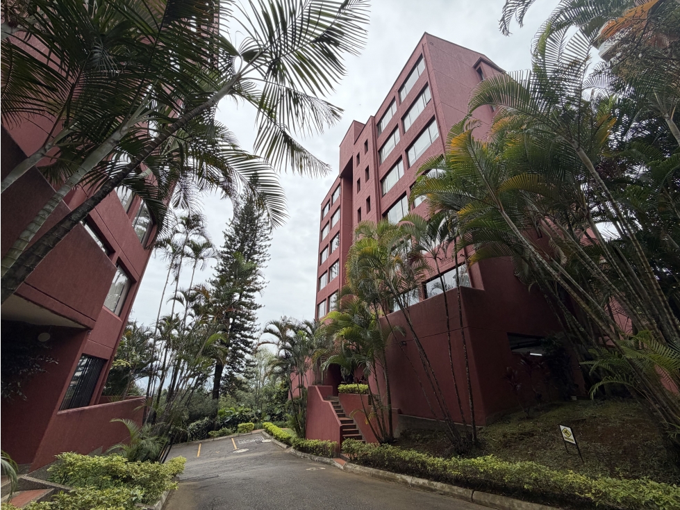 Amplio apartamento en arriendo en La Concha, El Poblado