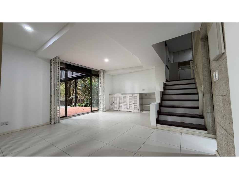 Apartaestudio con terraza en arriendo Loma del Tesoro — foto 5
