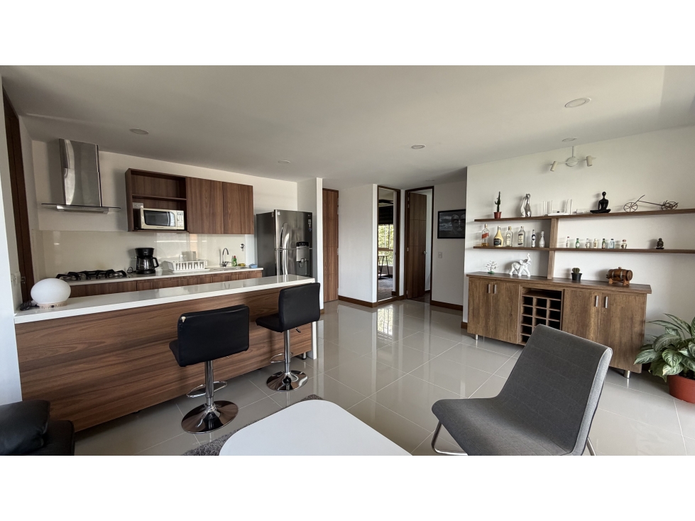 Apartamento con gran distribución en el Poblado, Loma del Encierro