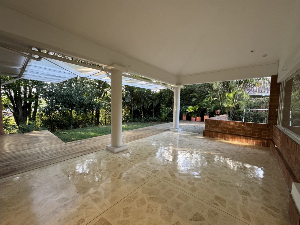 Casa independiente de un solo nivel en Loma del Marymount en Venta — foto 3