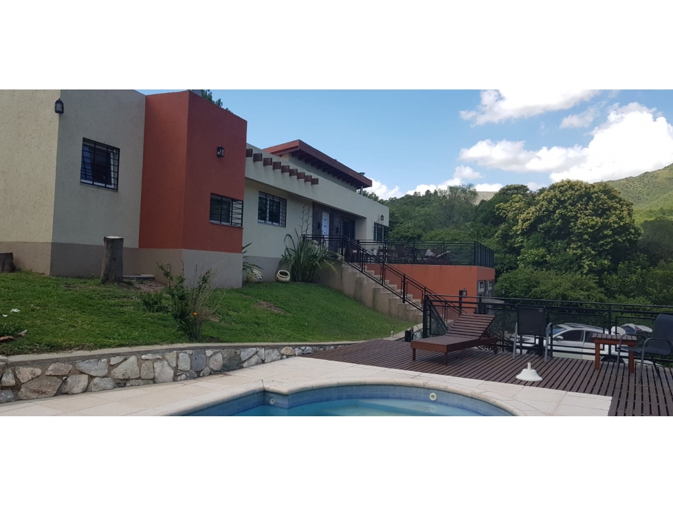 VENTA LA FALDA CASA + 2 DEPARTAMENTOS PROPIEDAD PREMIUM - 2