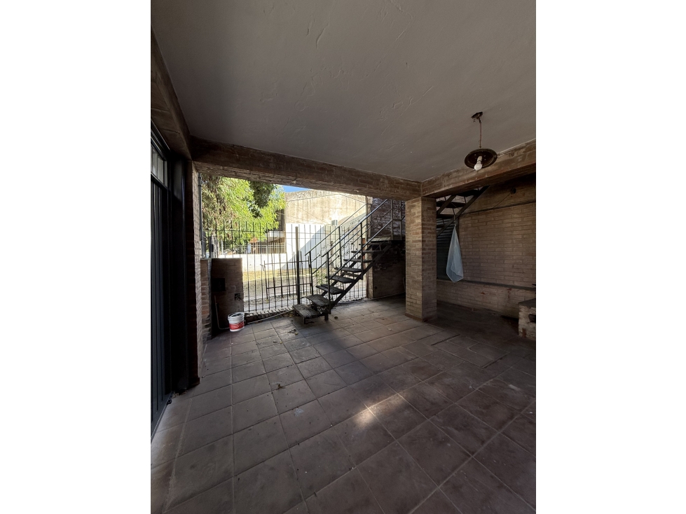 OPORTUNIDAD DE INVERSIÓN VENTA 2 CASAS 3DORM 2BAÑOS - 2