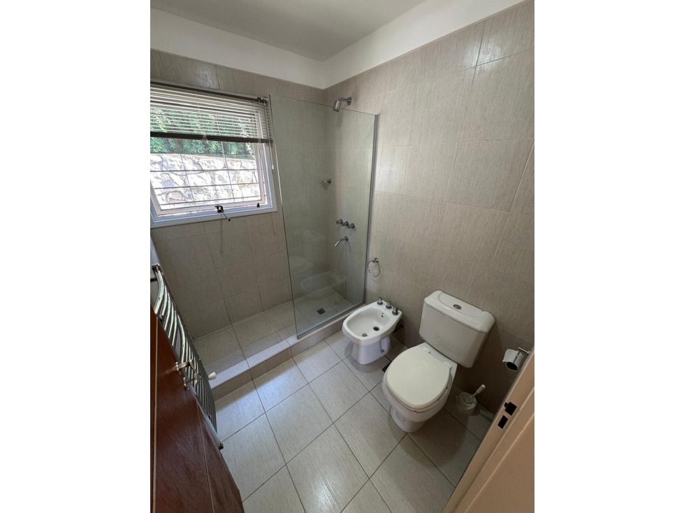 VENTA LA FALDA CASA + 2 DEPARTAMENTOS PROPIEDAD PREMIUM - 4
