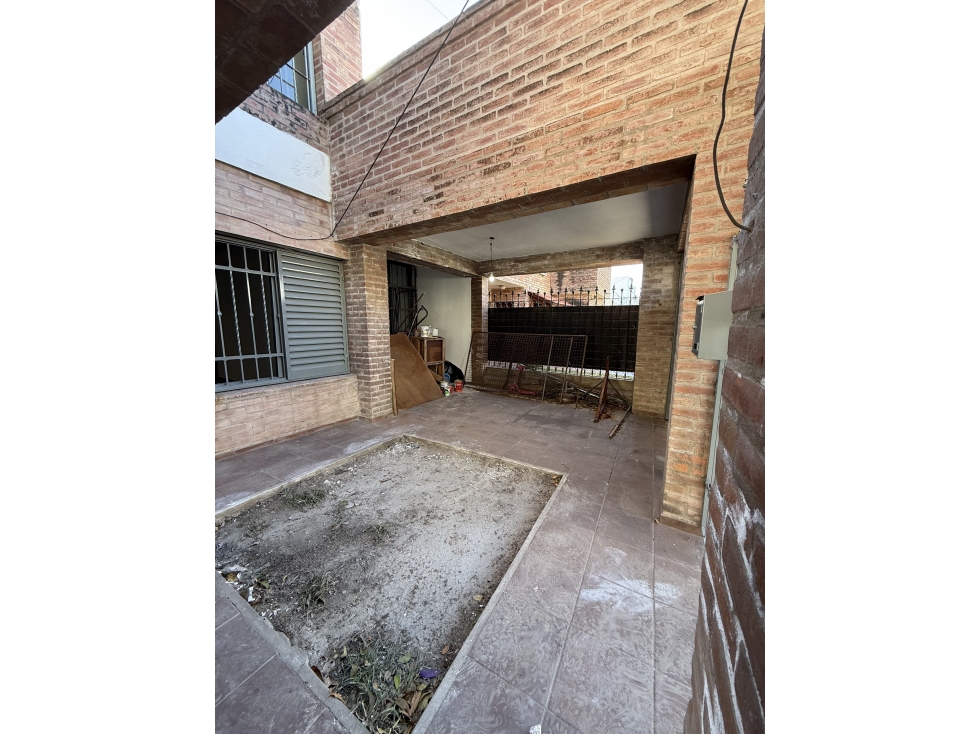 OPORTUNIDAD DE INVERSIÓN VENTA 2 CASAS 3DORM 2BAÑOS - 4