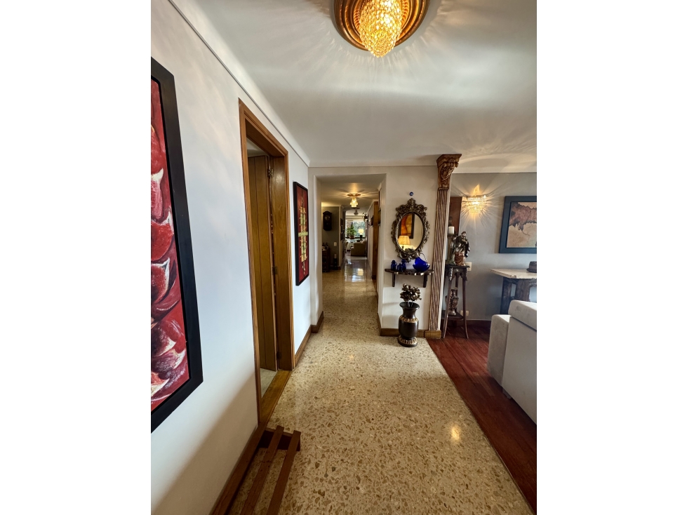 Amplio Apartamento en Venta - Poblado, Castropol — foto 2