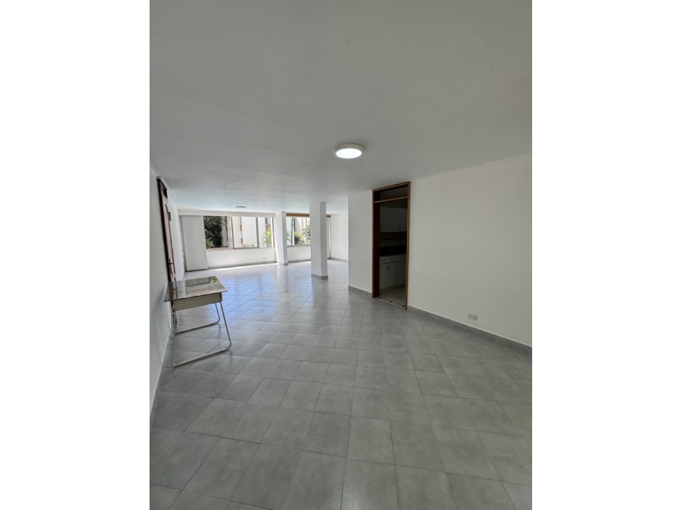 Amplio Apartamento en Venta - Poblado, Patio Bonito — foto 6