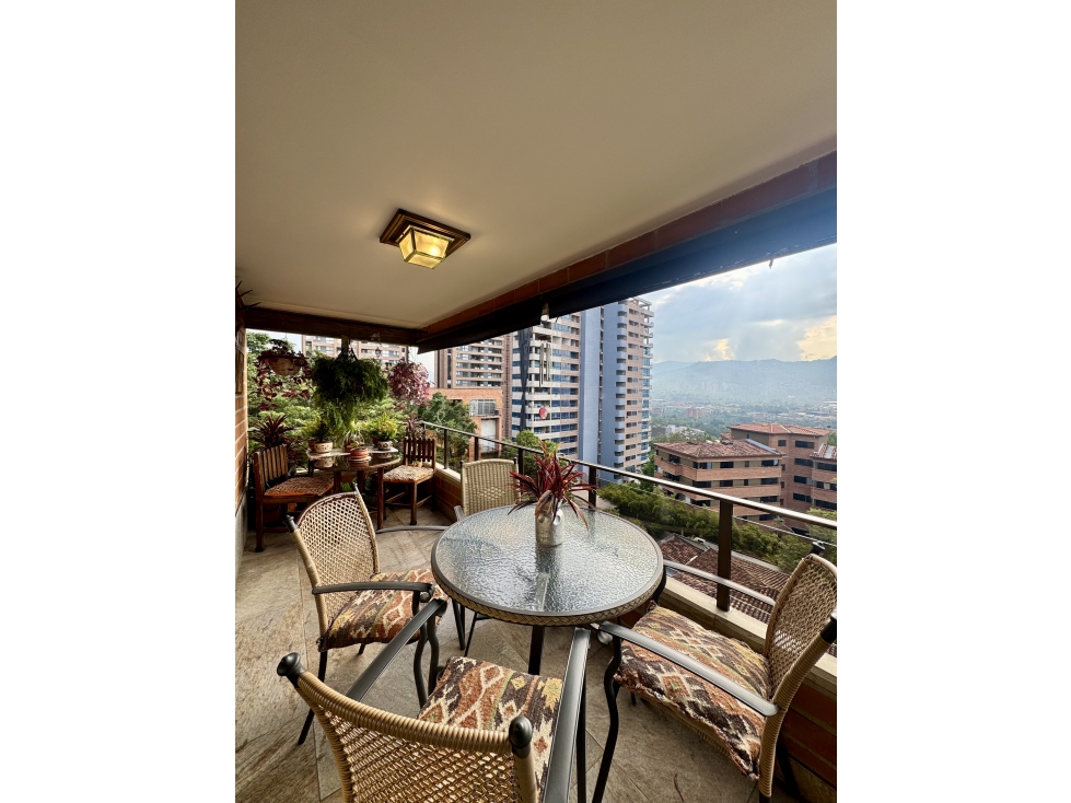 Amplio Apartamento en Venta - Poblado, Castropol — foto 5