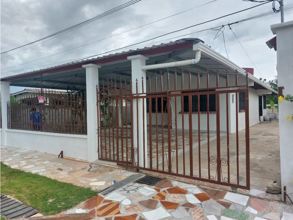Casa en Alquiler en 4to Centenario - 1