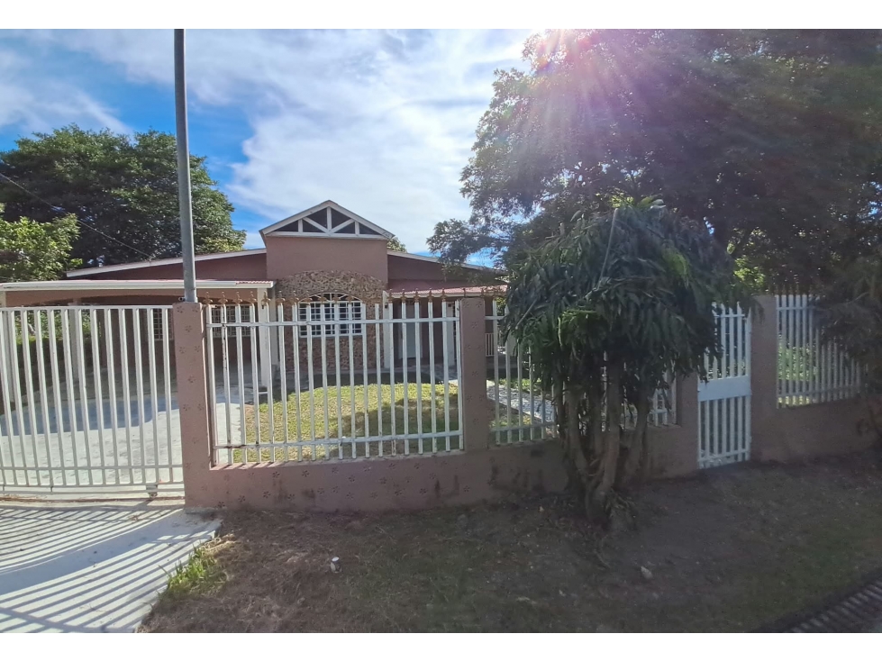 Amplia y Cómoda Casa en Alquiler, El Carmen, Vía Chigoré - 1