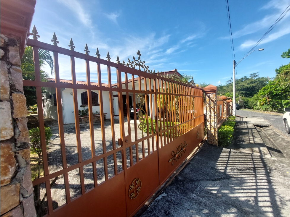 Se Vende Casa Céntrica Penonomé. — foto 2