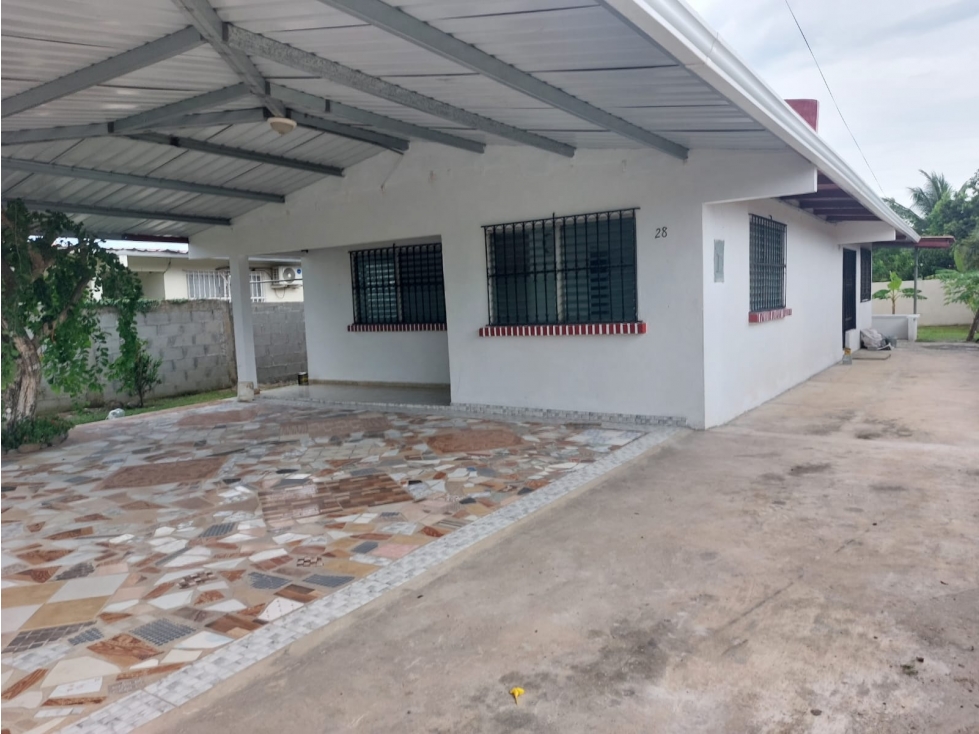 Casa en Alquiler en 4to Centenario - 2