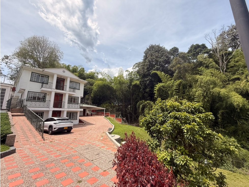 ESPECTACULAR CASA CAMPESTRE EN VENTA EN AVENIDA CENTENARIO