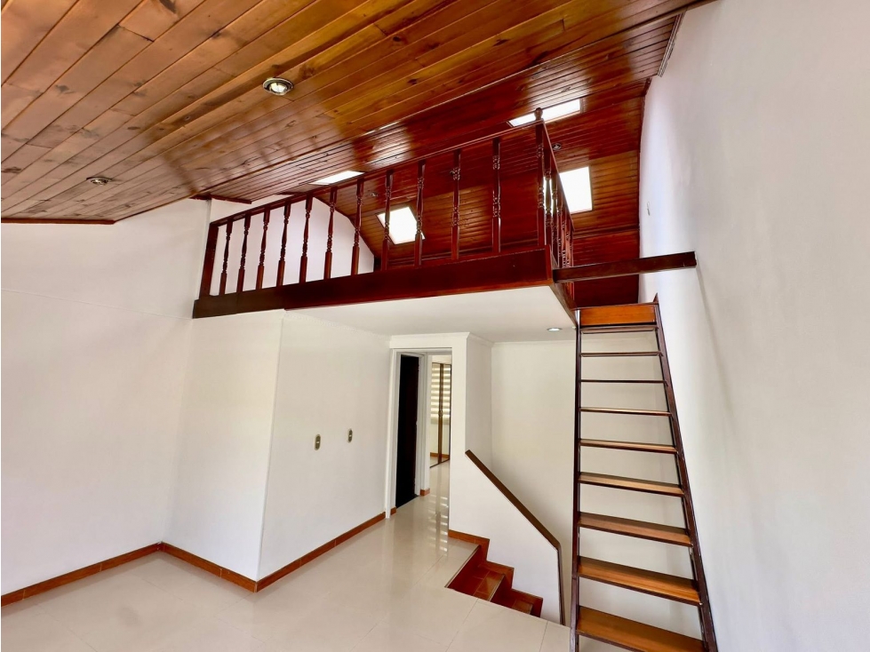 ESPECTACULAR CASA EN VENTA EN UNA EXCELENTE UBICACIÓN EN BOGOTÁ — foto 3