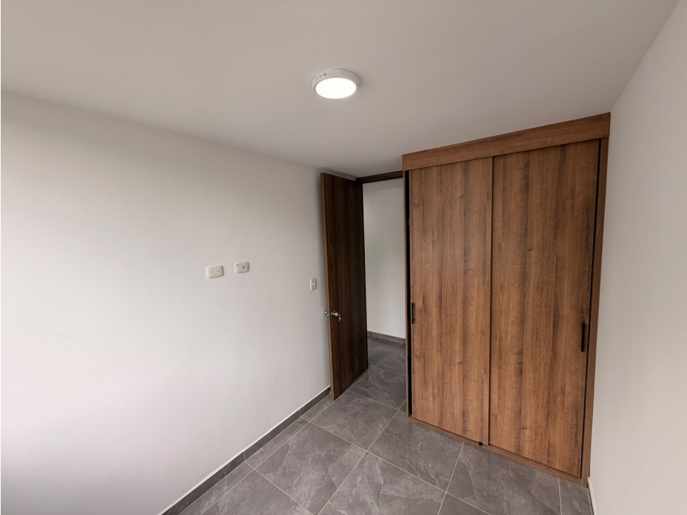 SE VENDE APARTAMENTO EN EL SUR DE ARMENIA LISTO PARA REMODELAR — foto 5