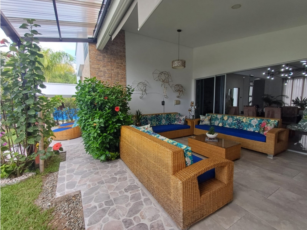 ESPECTACULAR CASA CAMPESTRE EN VENTA A 5 MN DEL CLUB CAMPESTRE — foto 2