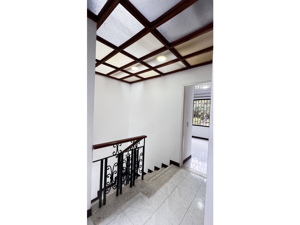 ESPECTACULAR CASA EN VETA UBICADA AL NORTE DE ARMENIA