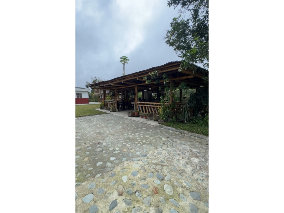 SE VENDE ESPECTACULAR FINCA HOTEL CERCA A FILANDIA - 5