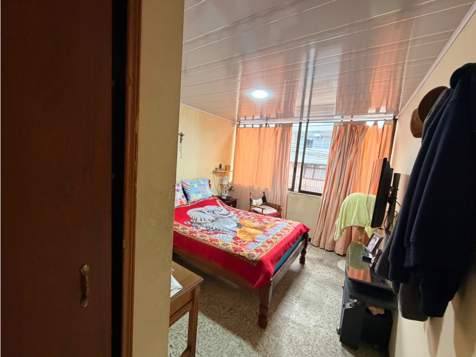 ESPECTACULAR CASA EN VENTA CERCA A LA UNIVERSIDAD GRAN COLOMBIA — foto 3