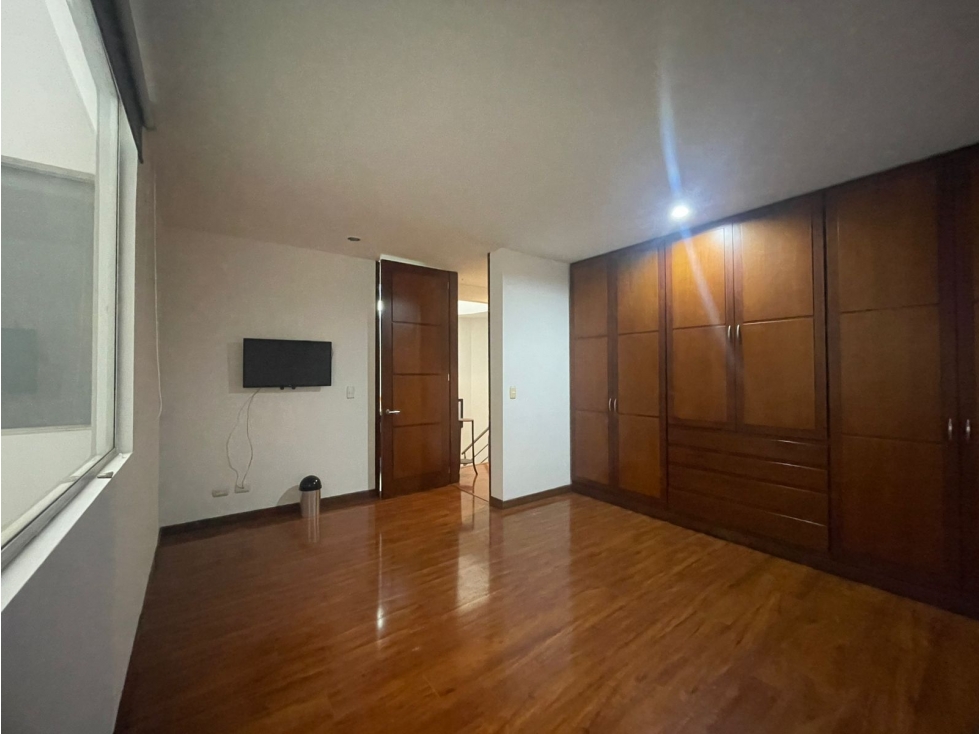 ARRIENDO APARTAMENTO EN CHICO — foto 6