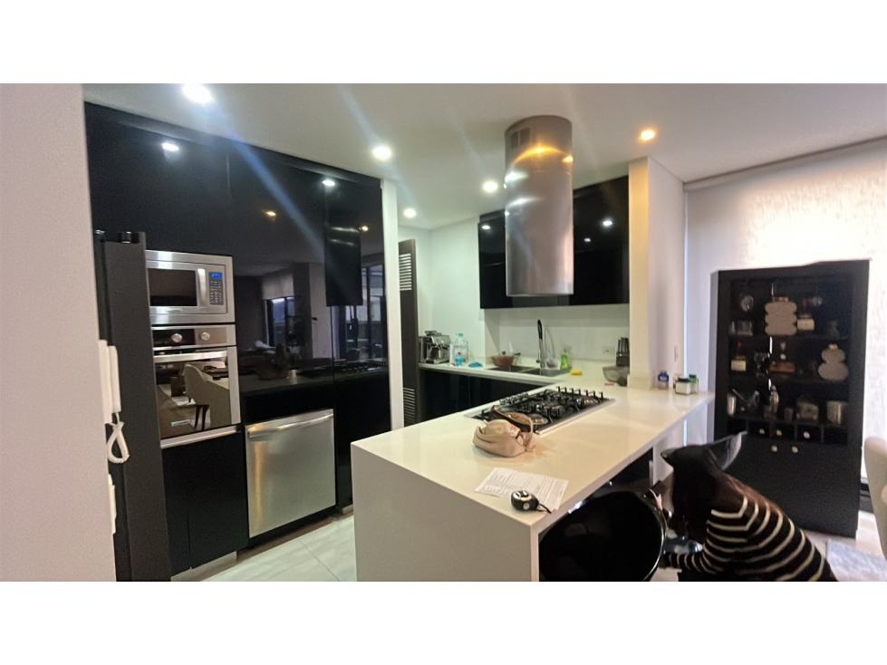 ARRIENDO MODERNO APARTAMENTO CON TERRAZA EN VIRREY 3H — foto 5