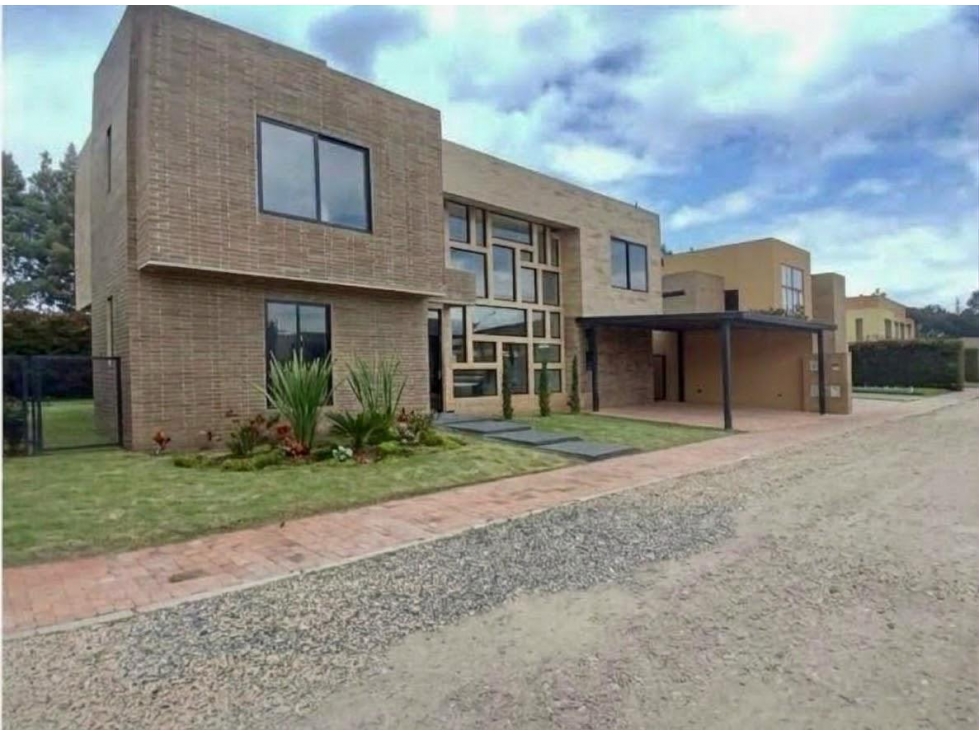 CASA EN CHIA - RESERVA DE FAGUA