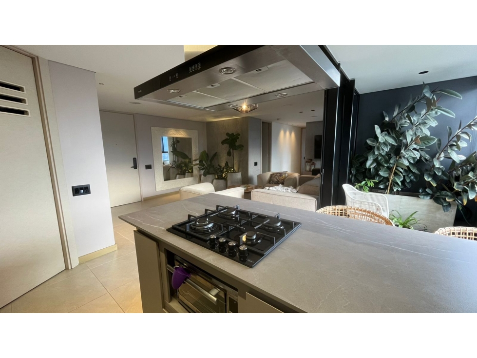 Se vende apartamento remodelado en Las Palmas - Poblado — foto 3