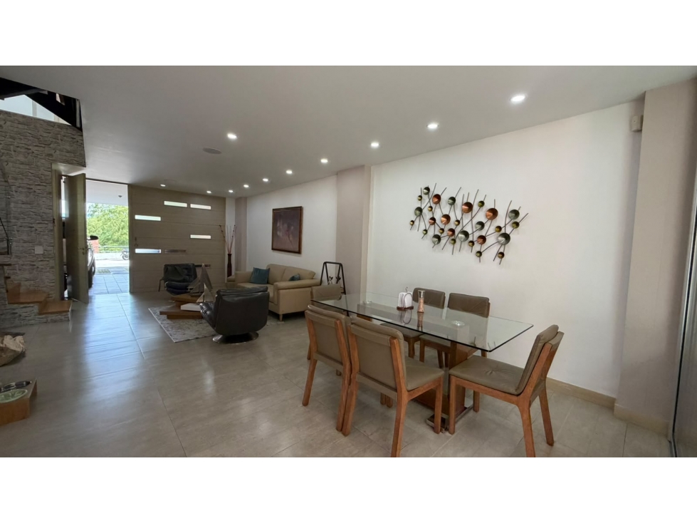 Se vende casa familiar exclusiva en El Esmeraldal — foto 3