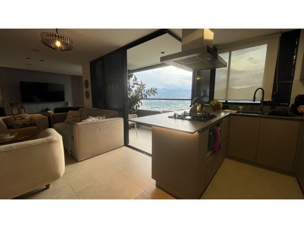 Se vende apartamento remodelado en Las Palmas - Poblado — foto 2