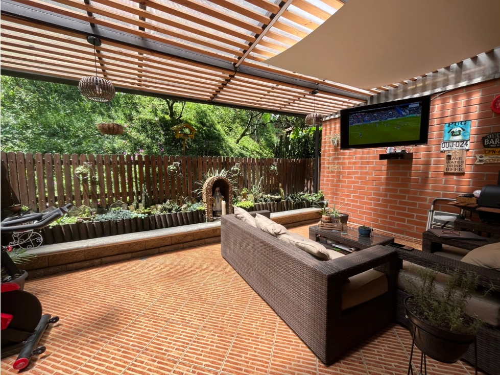 VENTA DE CASA EN ENVIGADO SECTOR LA ABADIA