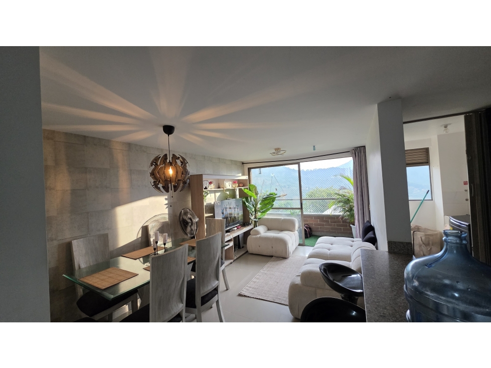 VENTA DE APARTAMENTO EN SABANETA SECTOR LAS LOMITAS, VISTA!!